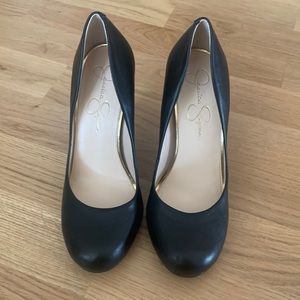 Jessica Simpson Black Pumps
